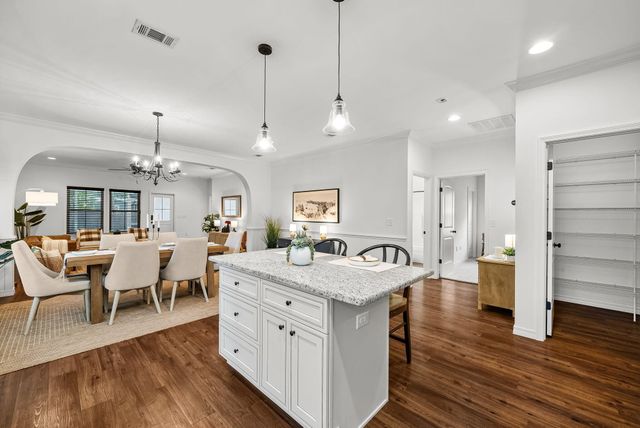 914 Nutmeg Avenue, Niceville, FL 32578