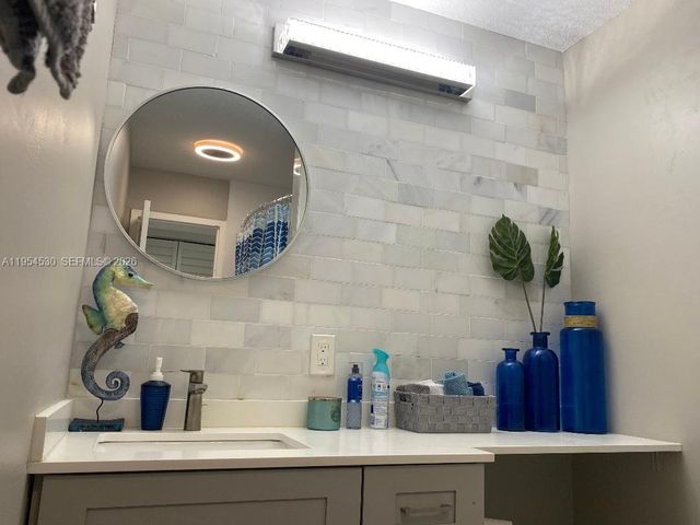 100 S Waterway Dr 401, Lake Worth, FL 33462