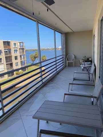 100 S Waterway Dr 401, Lake Worth, FL 33462