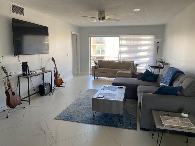 100 S Waterway Dr 401, Lake Worth, FL 33462