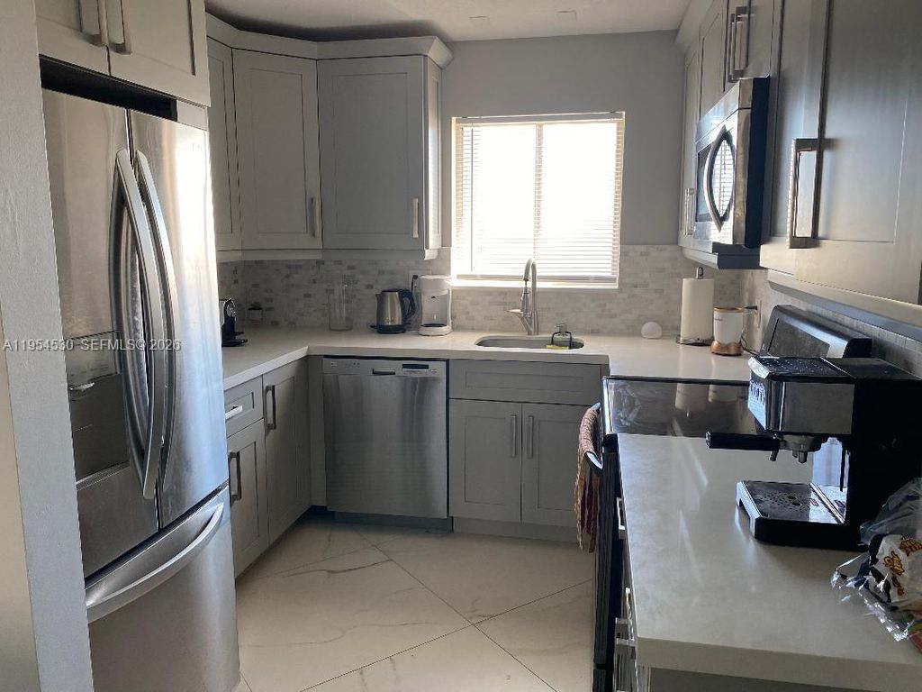 100 S Waterway Dr 401, Lake Worth, FL 33462