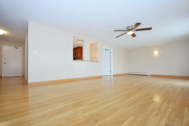 8999 Kennedy Drive 2B, Des Plaines, IL 60016