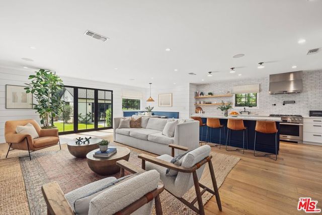 4547 Varna Avenue, Sherman Oaks, CA 91423