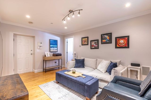 52 Cooper St. 1, Boston, MA 02113