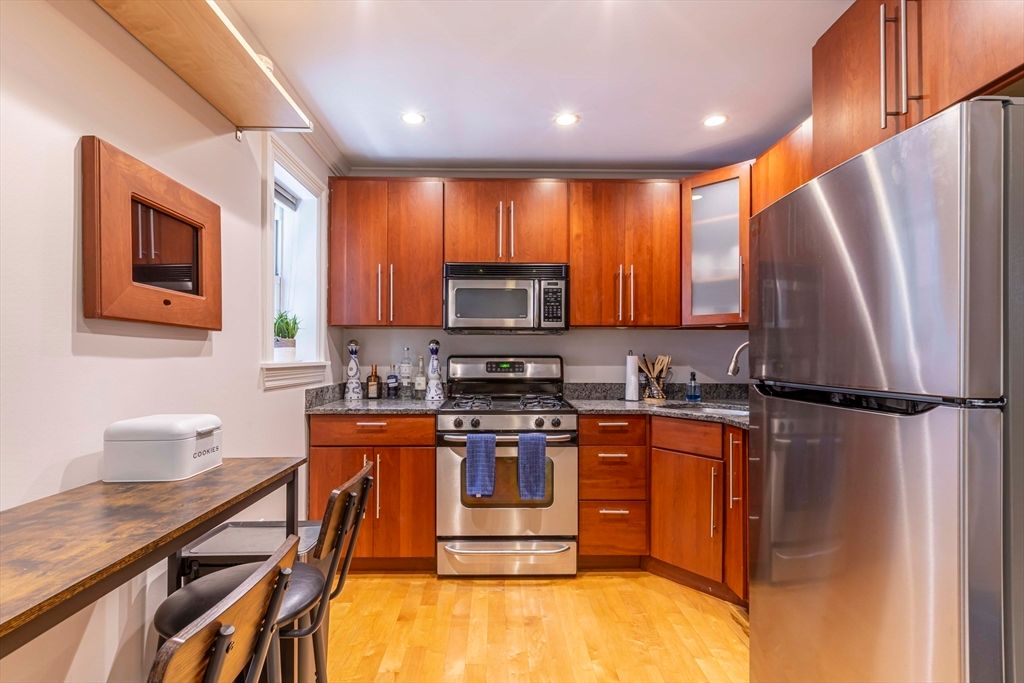52 Cooper St. 1, Boston, MA 02113