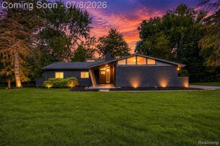 4469 Chamberlain Drive, Bloomfield Hills, MI 48301