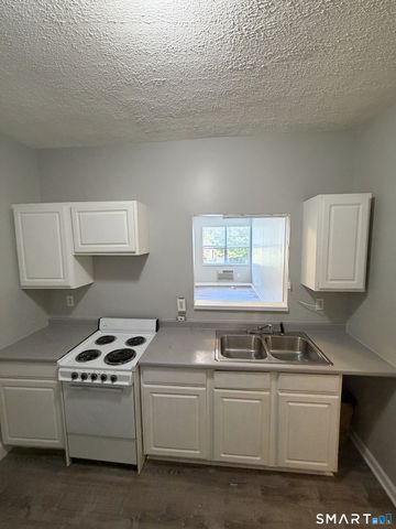 1064 Poquonnock Road 5, Groton, CT 06340