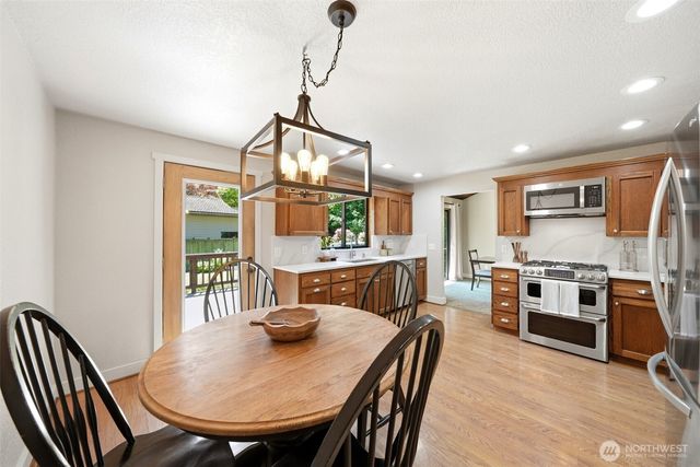 1526 S Lake Stickney Drive, Lynnwood, WA 98087