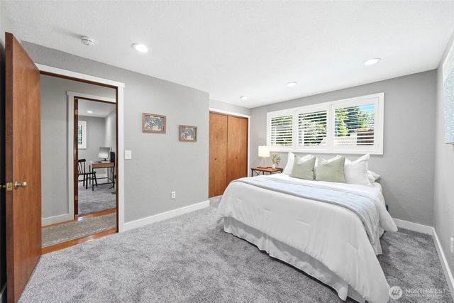 1526 S Lake Stickney Drive, Lynnwood, WA 98087