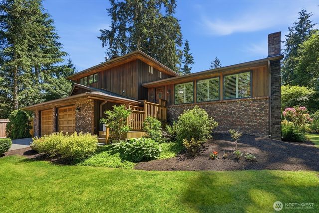 1526 S Lake Stickney Drive, Lynnwood, WA 98087