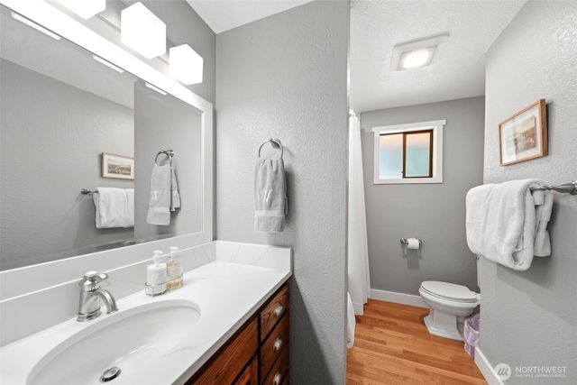 1526 S Lake Stickney Drive, Lynnwood, WA 98087