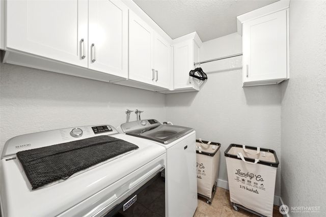 1526 S Lake Stickney Drive, Lynnwood, WA 98087