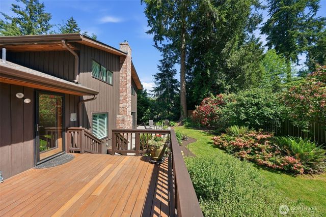 1526 S Lake Stickney Drive, Lynnwood, WA 98087