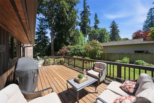 1526 S Lake Stickney Drive, Lynnwood, WA 98087