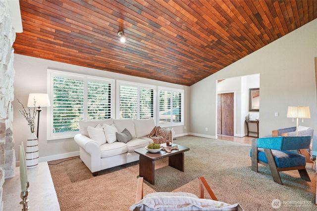 1526 S Lake Stickney Drive, Lynnwood, WA 98087