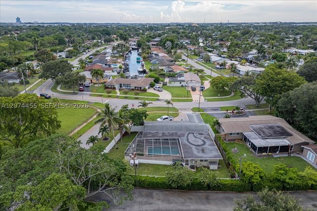 5561 SW 13th St, Plantation, FL 33317