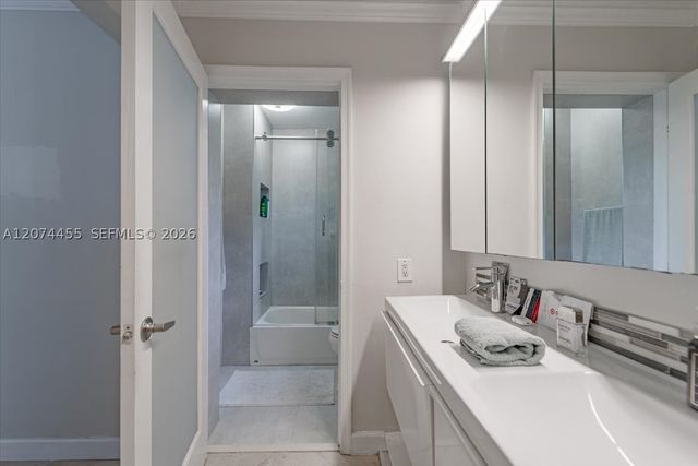 5561 SW 13th St, Plantation, FL 33317