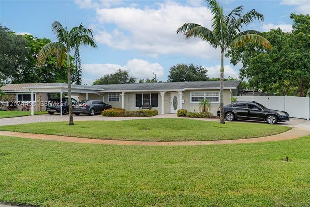 5561 SW 13th St, Plantation, FL 33317