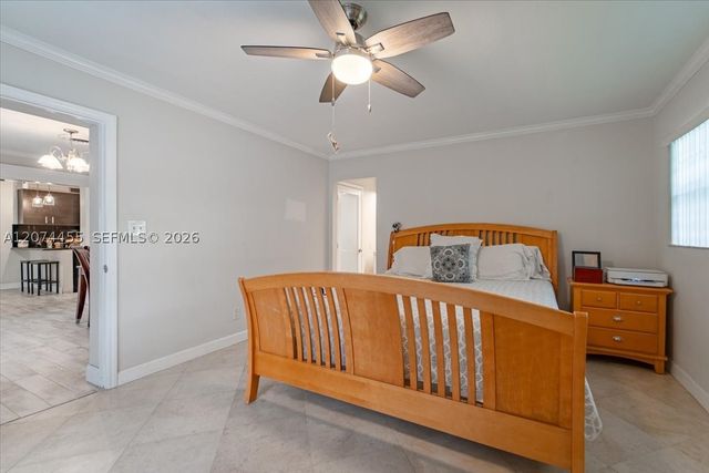 5561 SW 13th St, Plantation, FL 33317