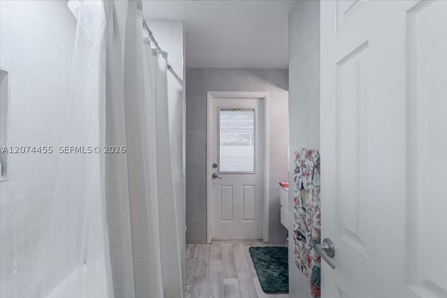 5561 SW 13th St, Plantation, FL 33317