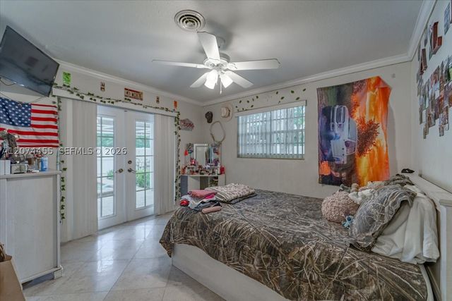 5561 SW 13th St, Plantation, FL 33317