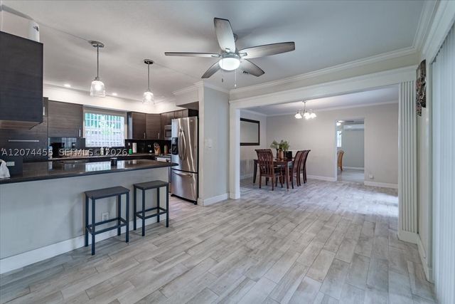 5561 SW 13th St, Plantation, FL 33317