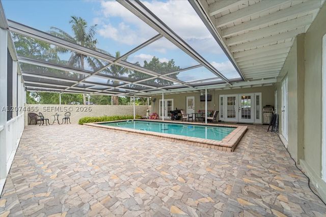 5561 SW 13th St, Plantation, FL 33317