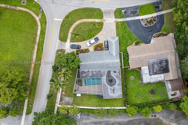 5561 SW 13th St, Plantation, FL 33317