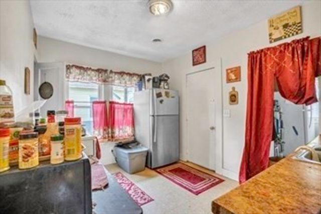 124-126 Westford Cir, Springfield, MA 01109