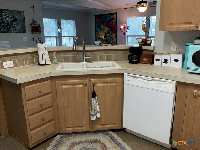 100 El Paso Street, Holland, TX 76534