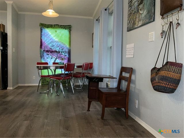 100 El Paso Street, Holland, TX 76534