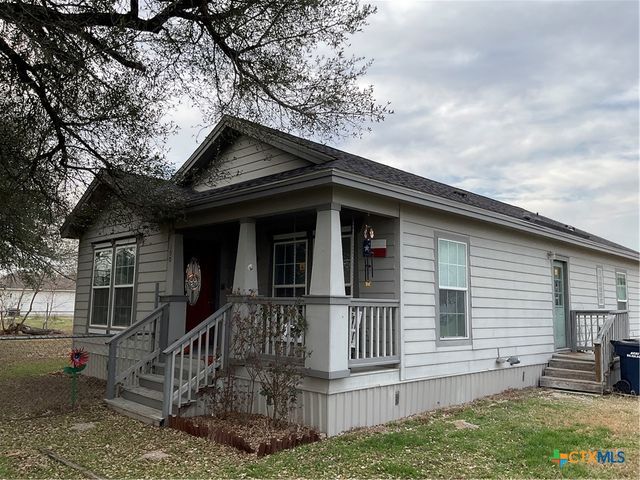 100 El Paso Street, Holland, TX 76534