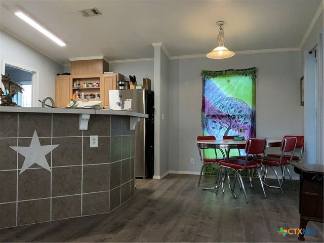 100 El Paso Street, Holland, TX 76534