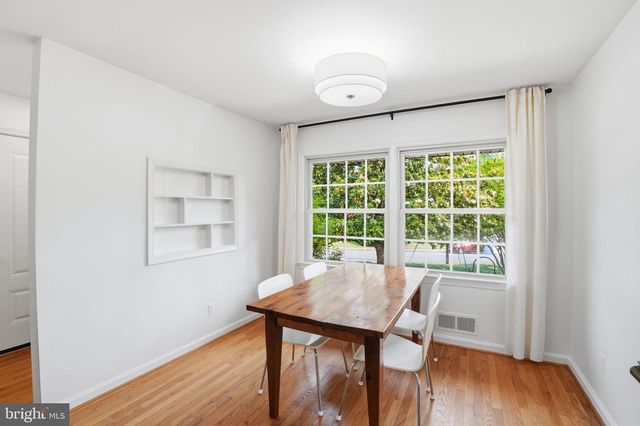 7914 BAINBRIDGE RD, Alexandria, VA 22308