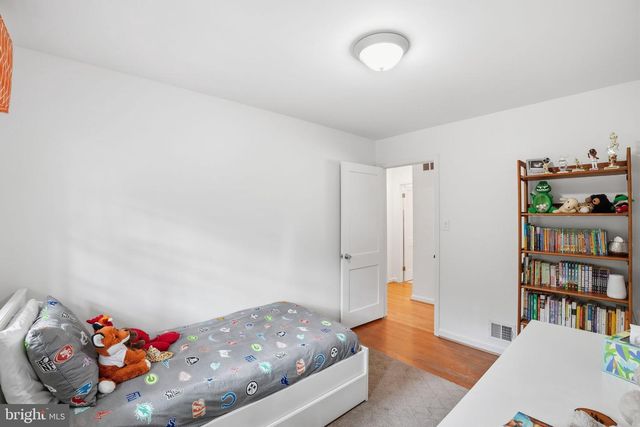 7914 BAINBRIDGE RD, Alexandria, VA 22308