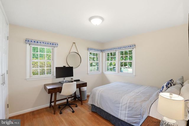 7914 BAINBRIDGE RD, Alexandria, VA 22308