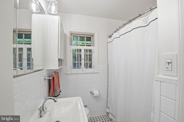 7914 BAINBRIDGE RD, Alexandria, VA 22308