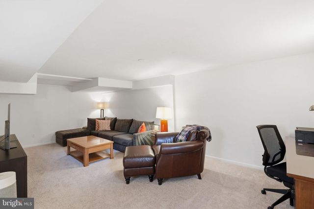 7914 BAINBRIDGE RD, Alexandria, VA 22308