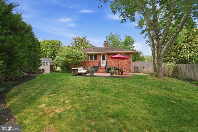 7914 BAINBRIDGE RD, Alexandria, VA 22308