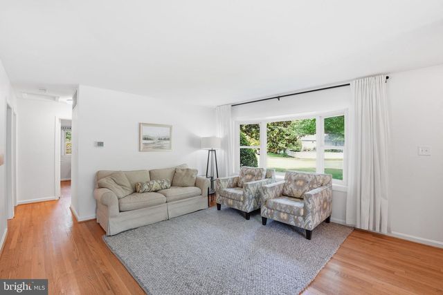 7914 BAINBRIDGE RD, Alexandria, VA 22308