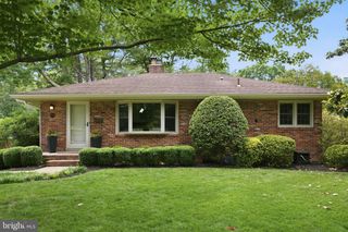 7914 BAINBRIDGE RD, Alexandria, VA 22308