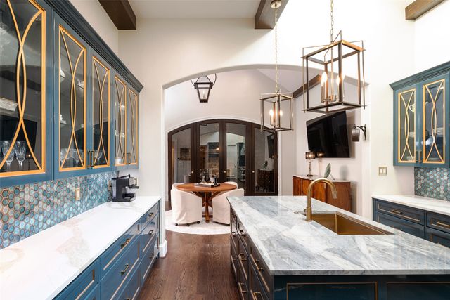 6914 Oak Manor Drive, Dallas, TX 75230