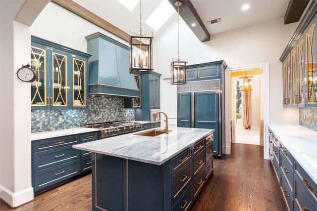 6914 Oak Manor Drive, Dallas, TX 75230