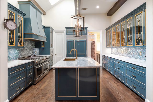 6914 Oak Manor Drive, Dallas, TX 75230