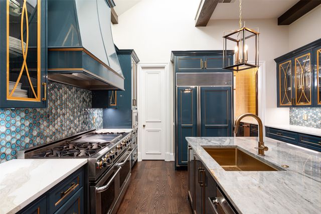 6914 Oak Manor Drive, Dallas, TX 75230