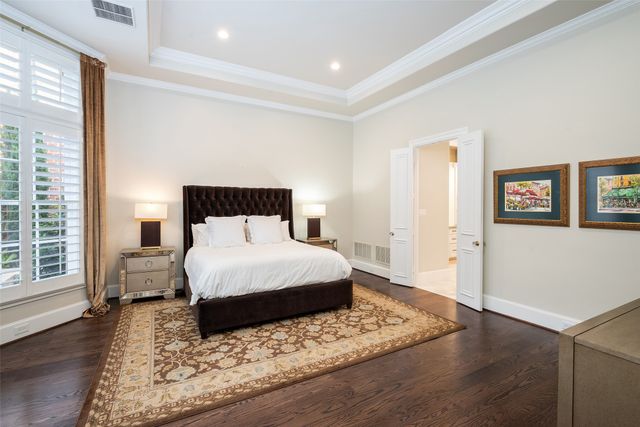 6914 Oak Manor Drive, Dallas, TX 75230