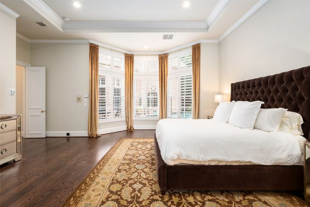 6914 Oak Manor Drive, Dallas, TX 75230