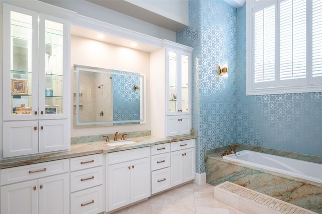 6914 Oak Manor Drive, Dallas, TX 75230