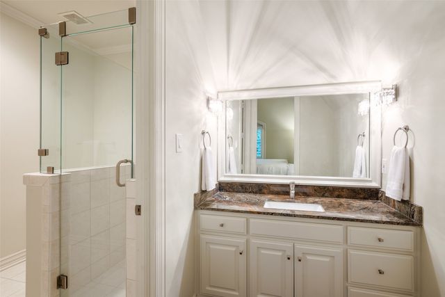 6914 Oak Manor Drive, Dallas, TX 75230