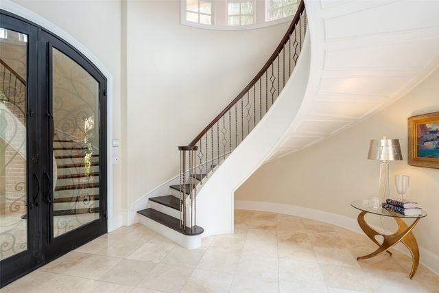6914 Oak Manor Drive, Dallas, TX 75230